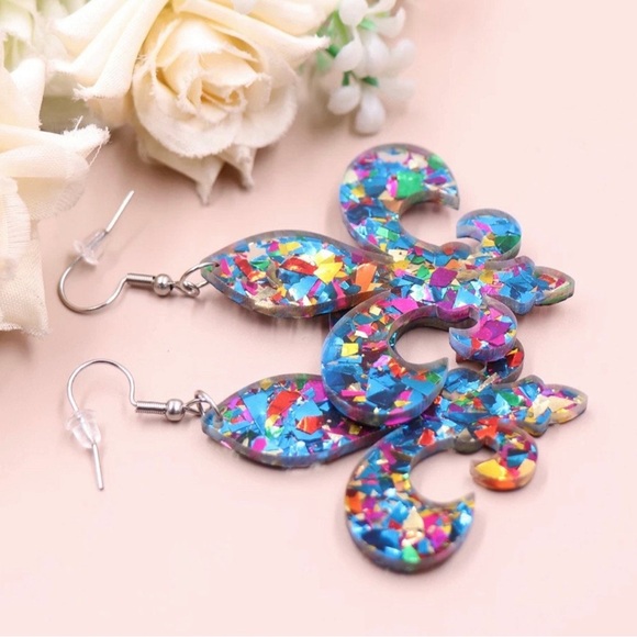 Sparkle and Shine: Dazzling Fleur de Lis Dangle Earrings for Mardi Gras! NWT - Picture 7 of 8